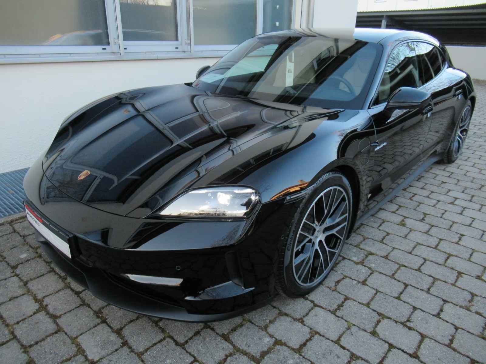 Porsche_Taycan_2025_001.jpg