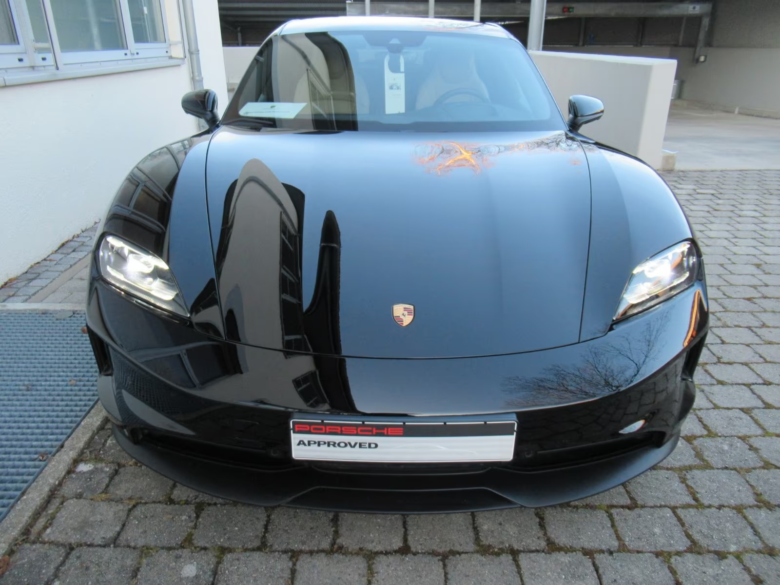 Porsche_Taycan_2025_008.jpg