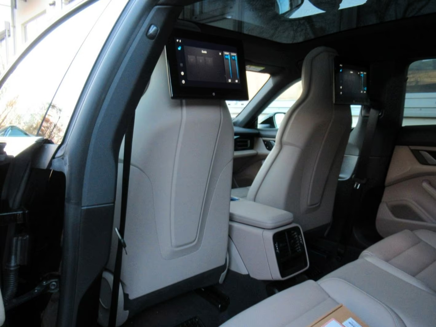 Porsche_Taycan_2025_013.jpg